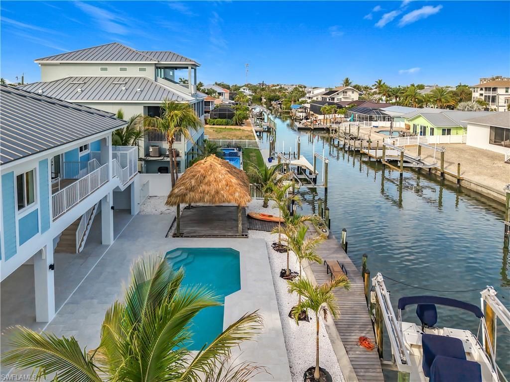 445 Madison Ct, Fort Myers Beach, FL 33931 Photo