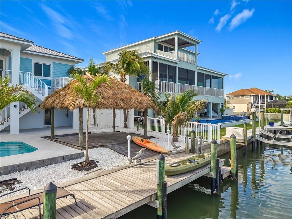 445 Madison Ct, Fort Myers Beach, FL 33931 Photo