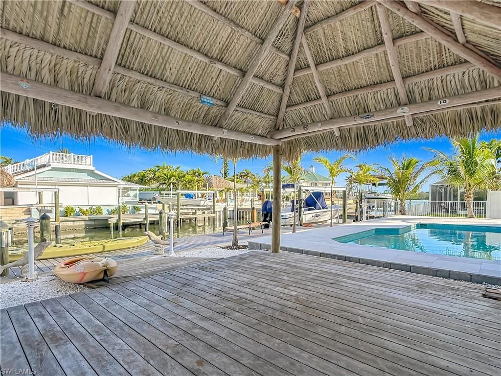 445 Madison Ct, Fort Myers Beach, FL 33931 Photo