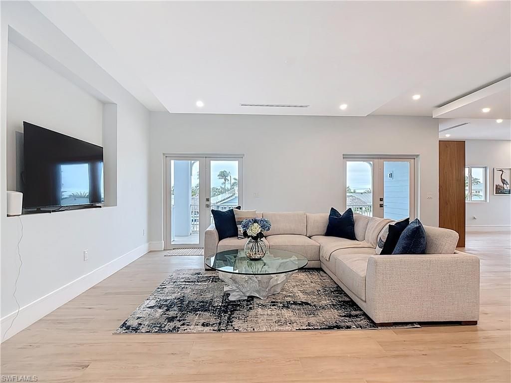 445 Madison Ct, Fort Myers Beach, FL 33931 Photo