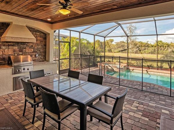 2850 Aviamar CIR, NAPLES, FL 34114