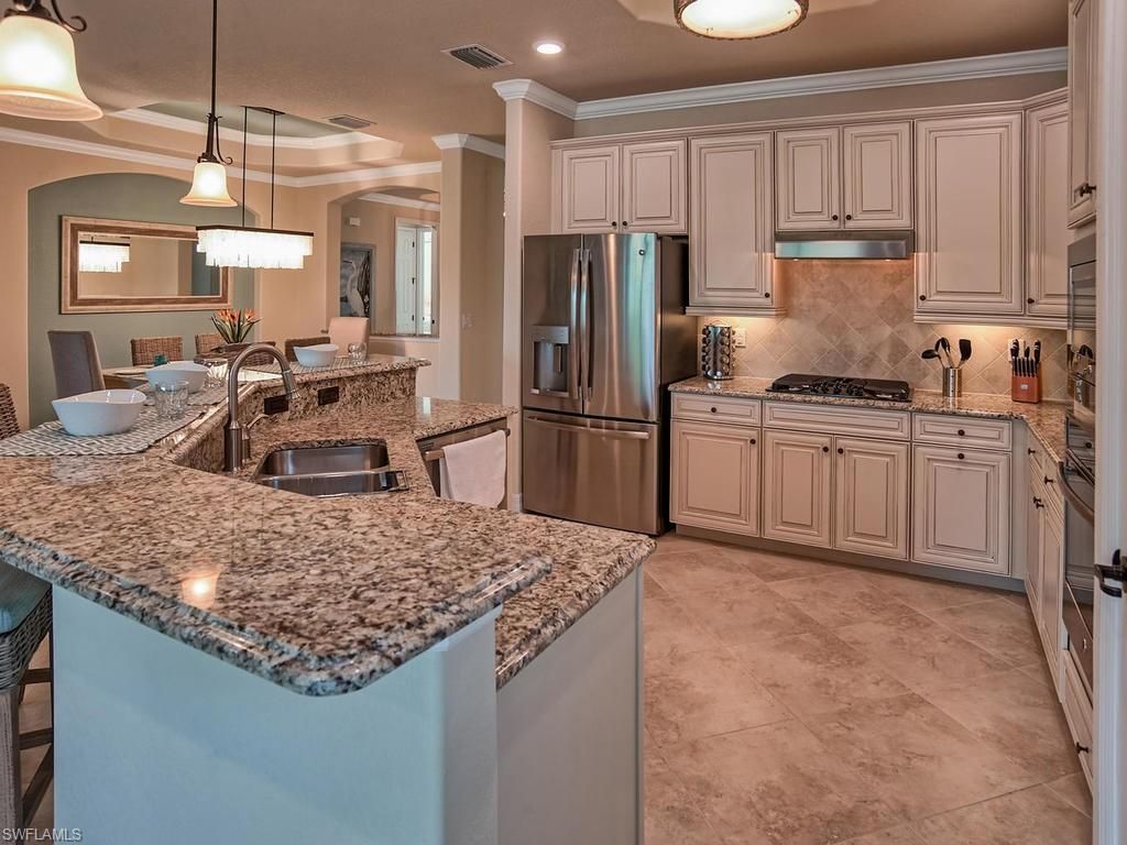 2850 Aviamar Cir, Naples, FL 34114 Photo