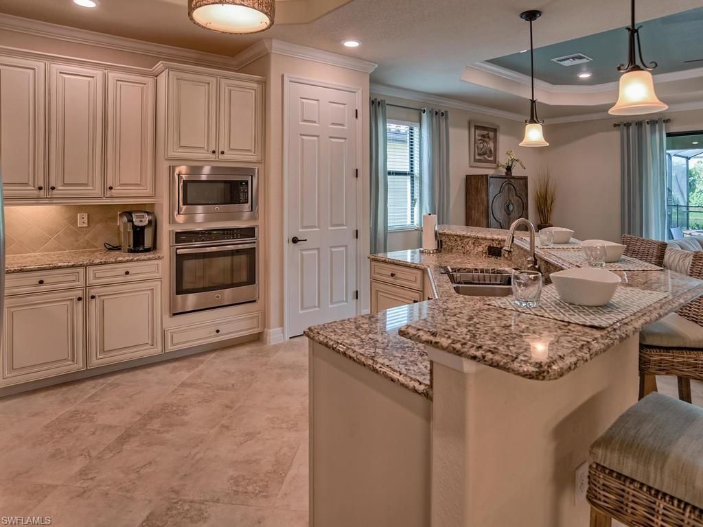 2850 Aviamar Cir, Naples, FL 34114 Photo