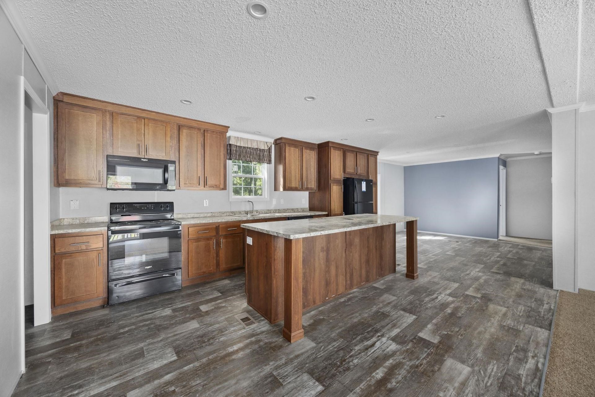 8376 Huntington Ct.  Photo 10