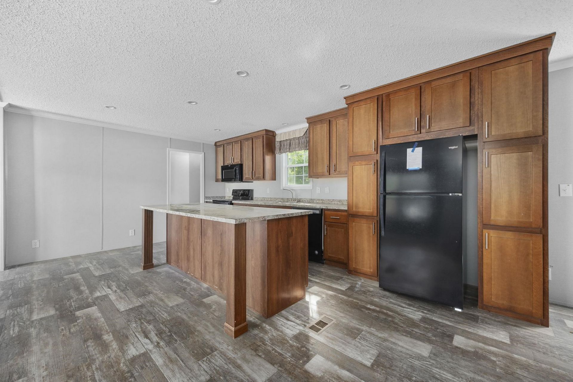 8376 Huntington Ct.  Photo 11