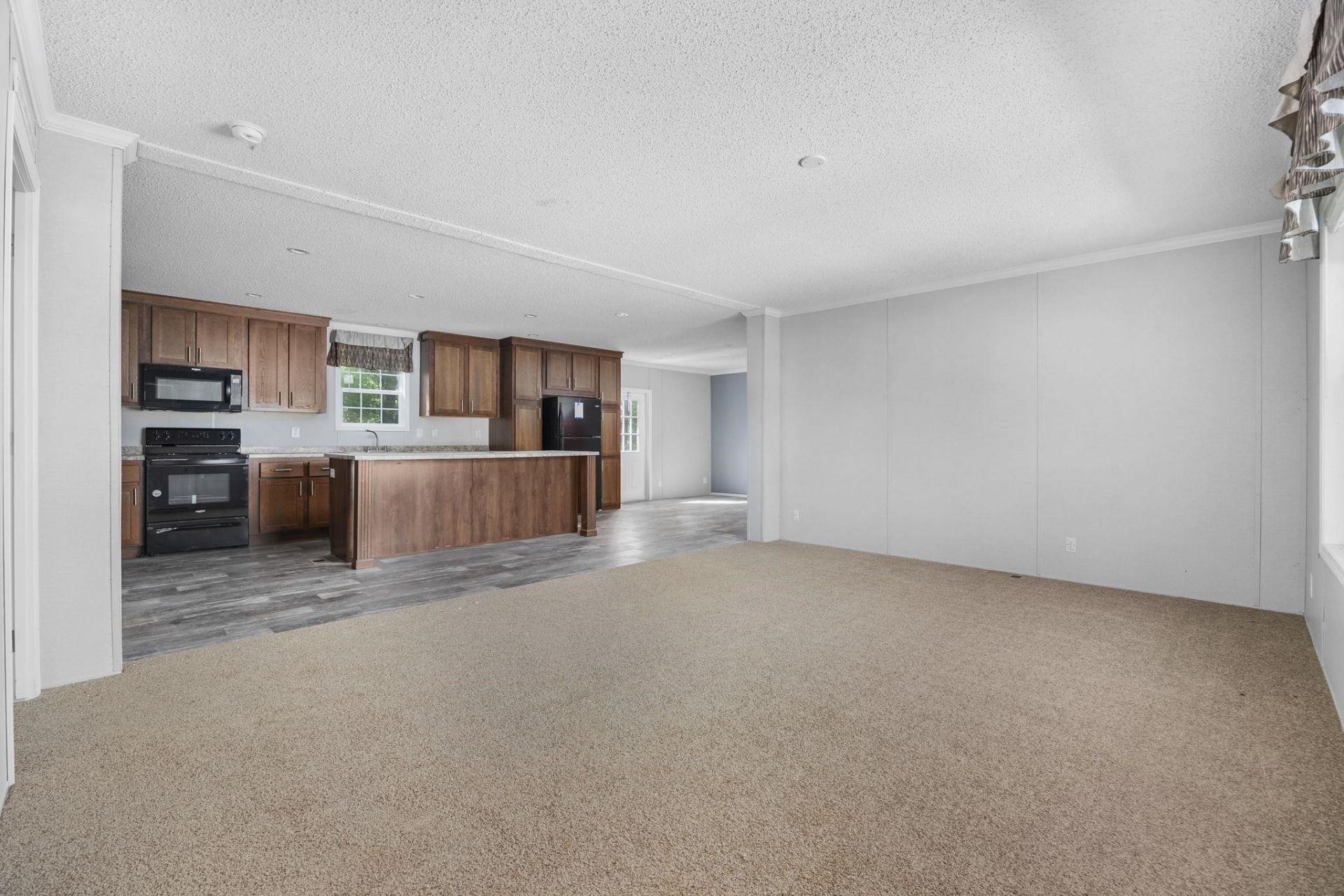 8376 Huntington Ct.  Photo 6