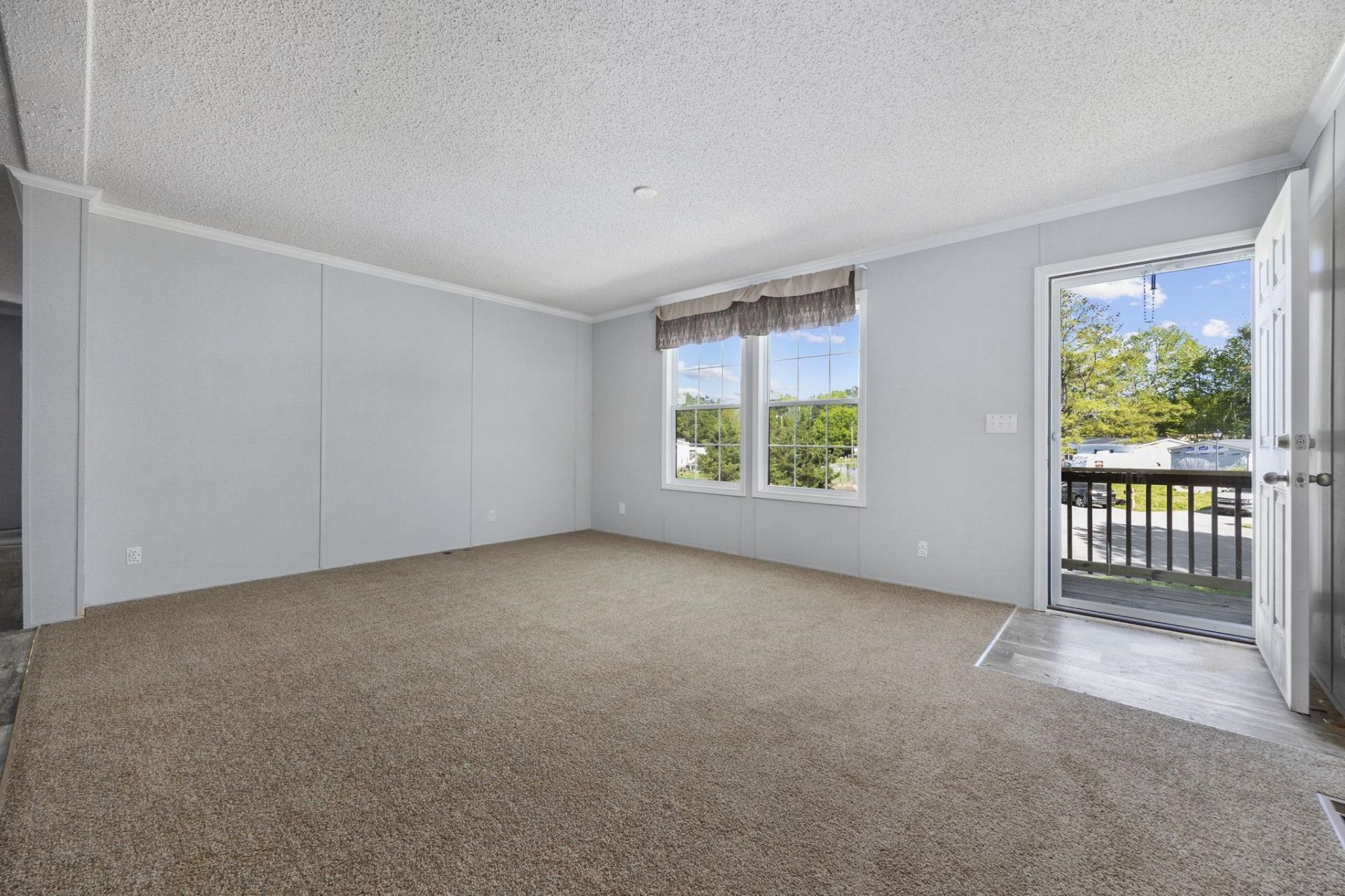 8376 Huntington Ct.  Photo 7