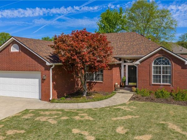 2804 Brookshire Street, Springdale, AR 72762