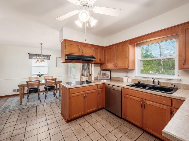 1490 Pemberton Drive, Columbus, OH 43221 Photo 19