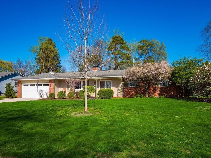 1490 Pemberton Drive, Columbus, OH 43221 Photo 2