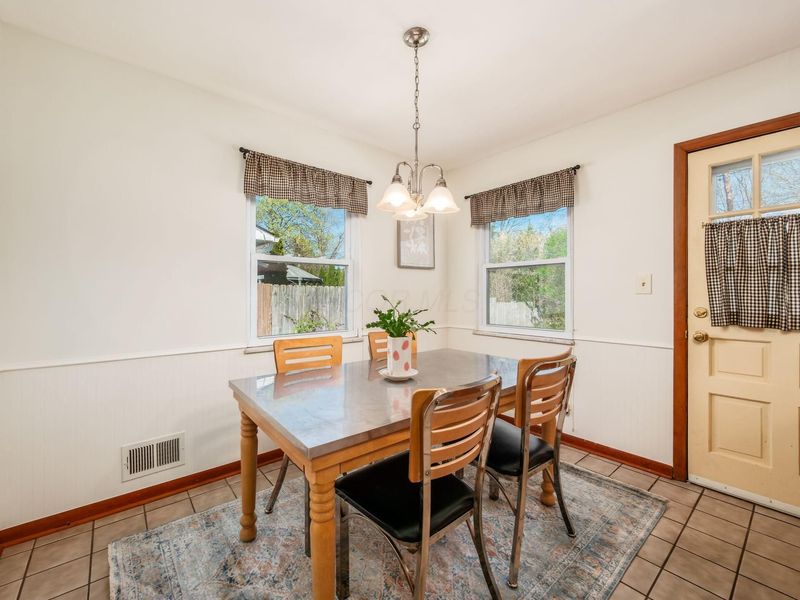 1490 Pemberton Drive, Columbus, OH 43221 Photo 25