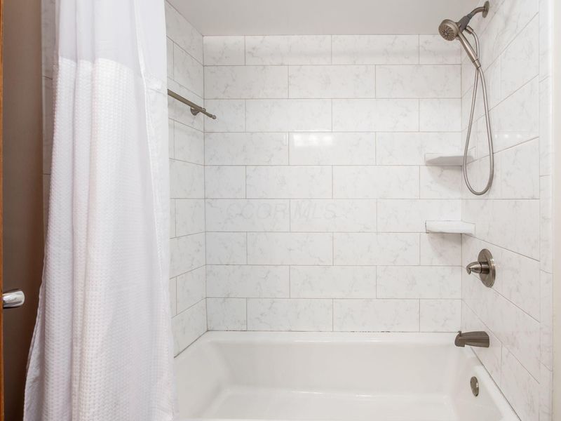 1490 Pemberton Drive, Columbus, OH 43221 Photo 27