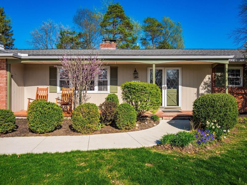 1490 Pemberton Drive, Columbus, OH 43221 Photo 4