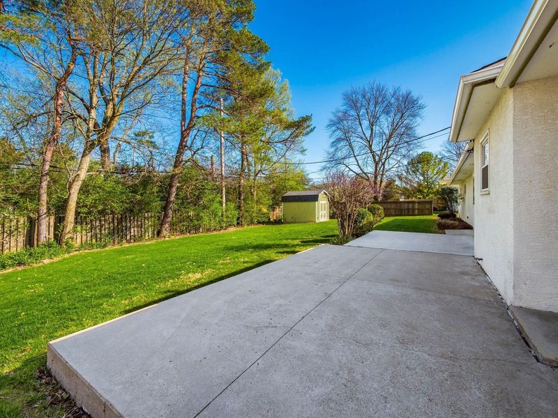 1490 Pemberton Drive, Columbus, OH 43221 Photo 49