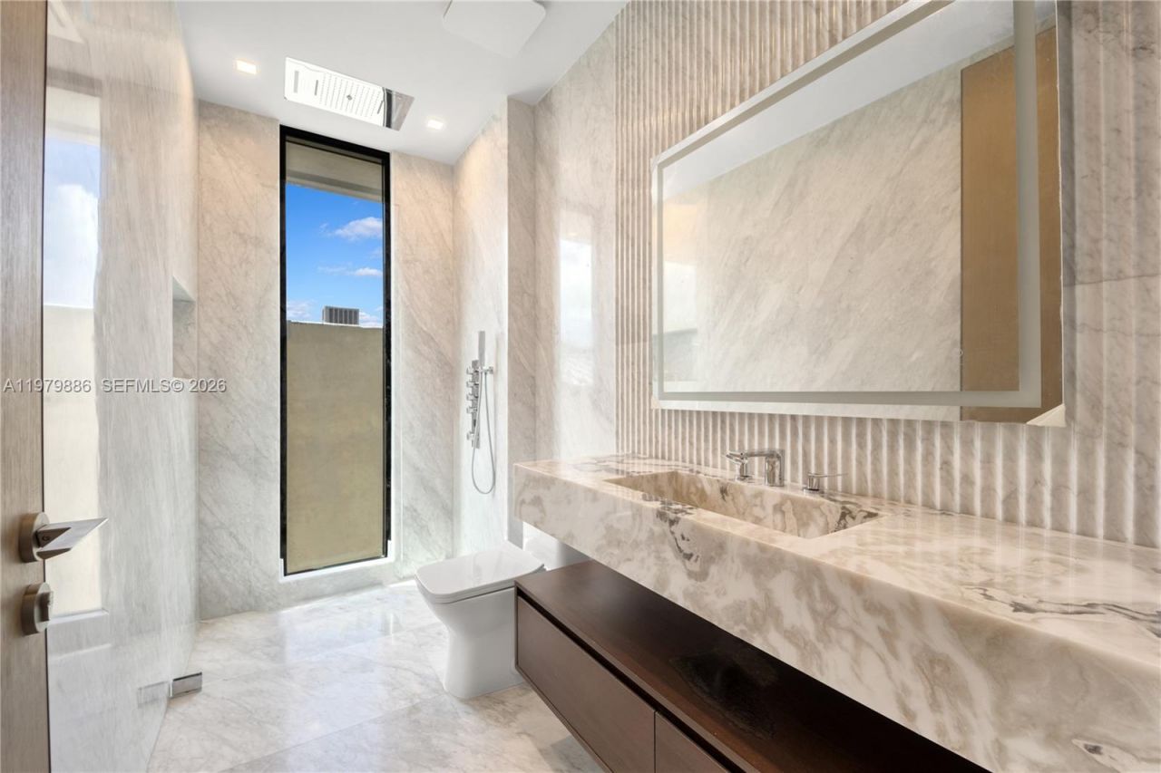 2094 Prairie Ave , Miami Beach, FL 33139 Photo