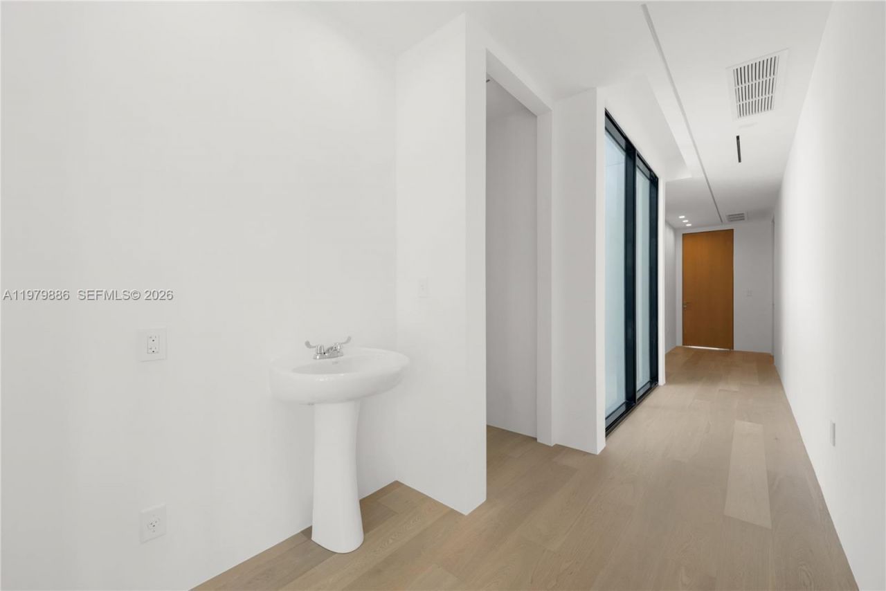 2094 Prairie Ave , Miami Beach, FL 33139 Photo