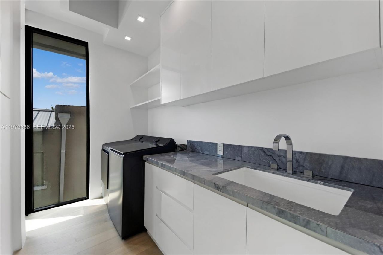 2094 Prairie Ave , Miami Beach, FL 33139 Photo