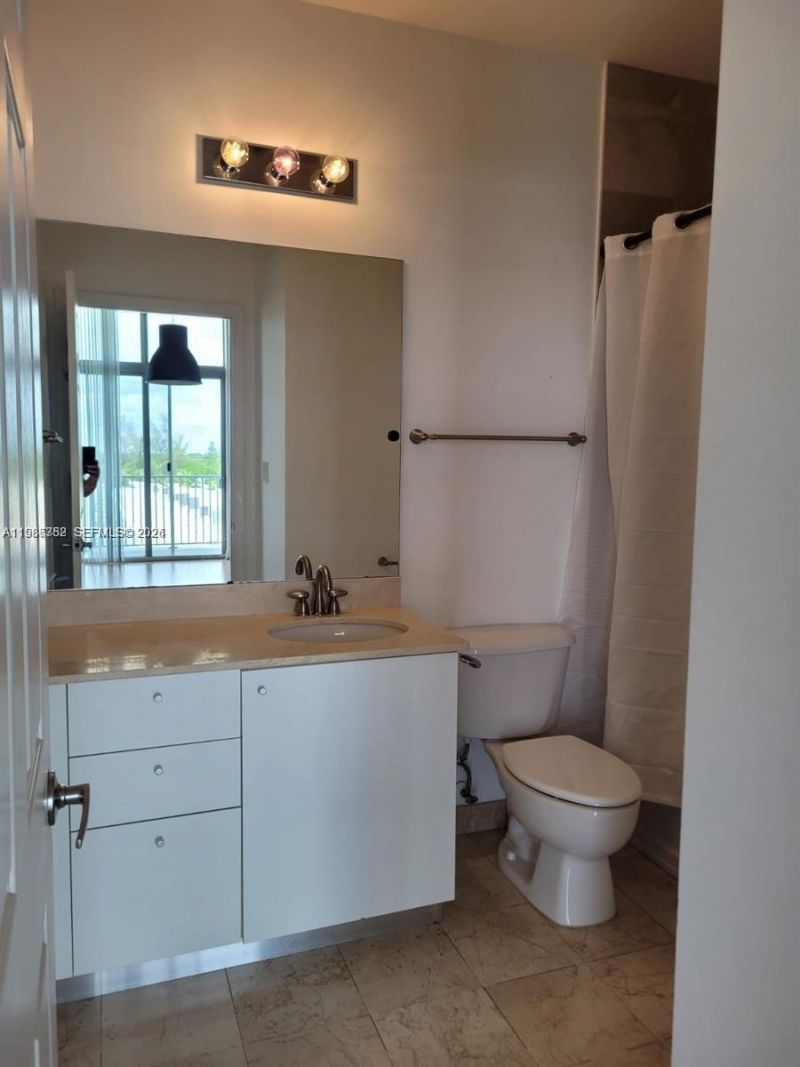 2100 Van Buren St , Unit 501, Hollywood, FL 33020 Photo