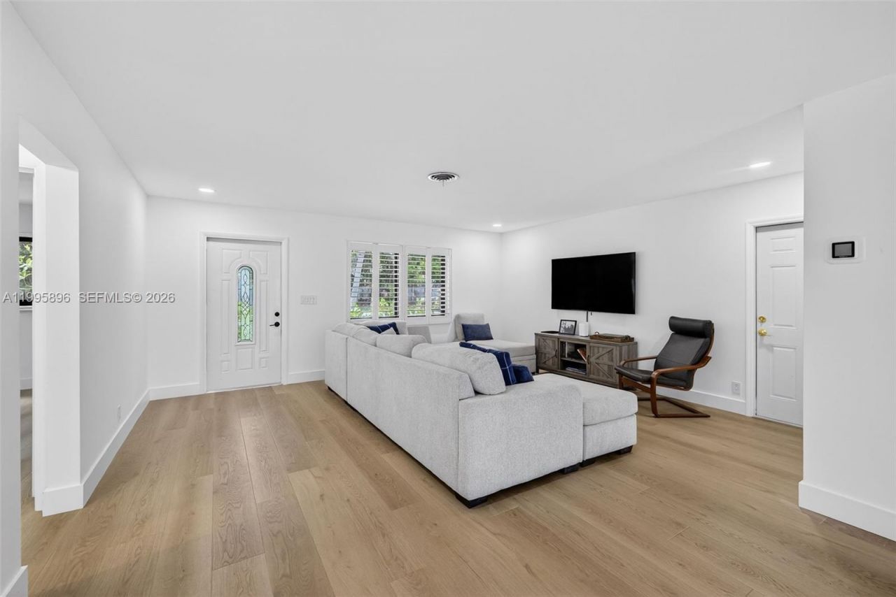 2481 SE 15th St, Pompano Beach, FL 33062 Photo