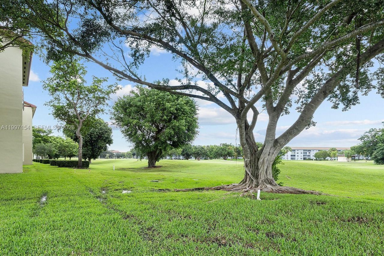 901 SW 128th Ave, Unit 212E, Pembroke Pines, FL 33027 Photo