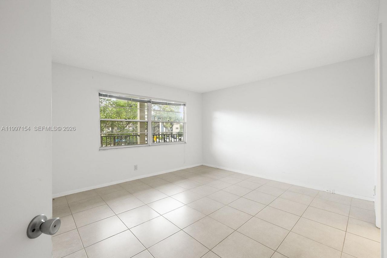 901 SW 128th Ave, Unit 212E, Pembroke Pines, FL 33027 Photo