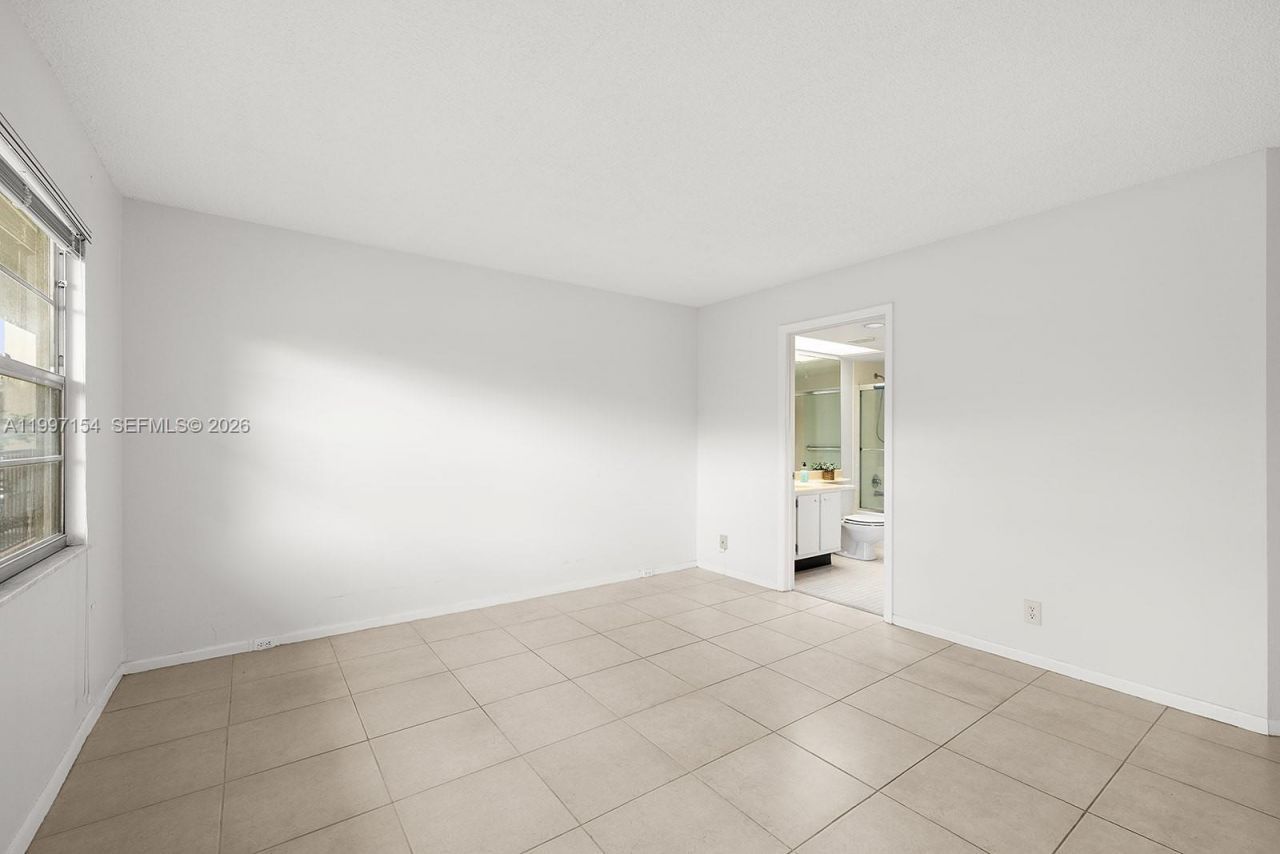 901 SW 128th Ave, Unit 212E, Pembroke Pines, FL 33027 Photo