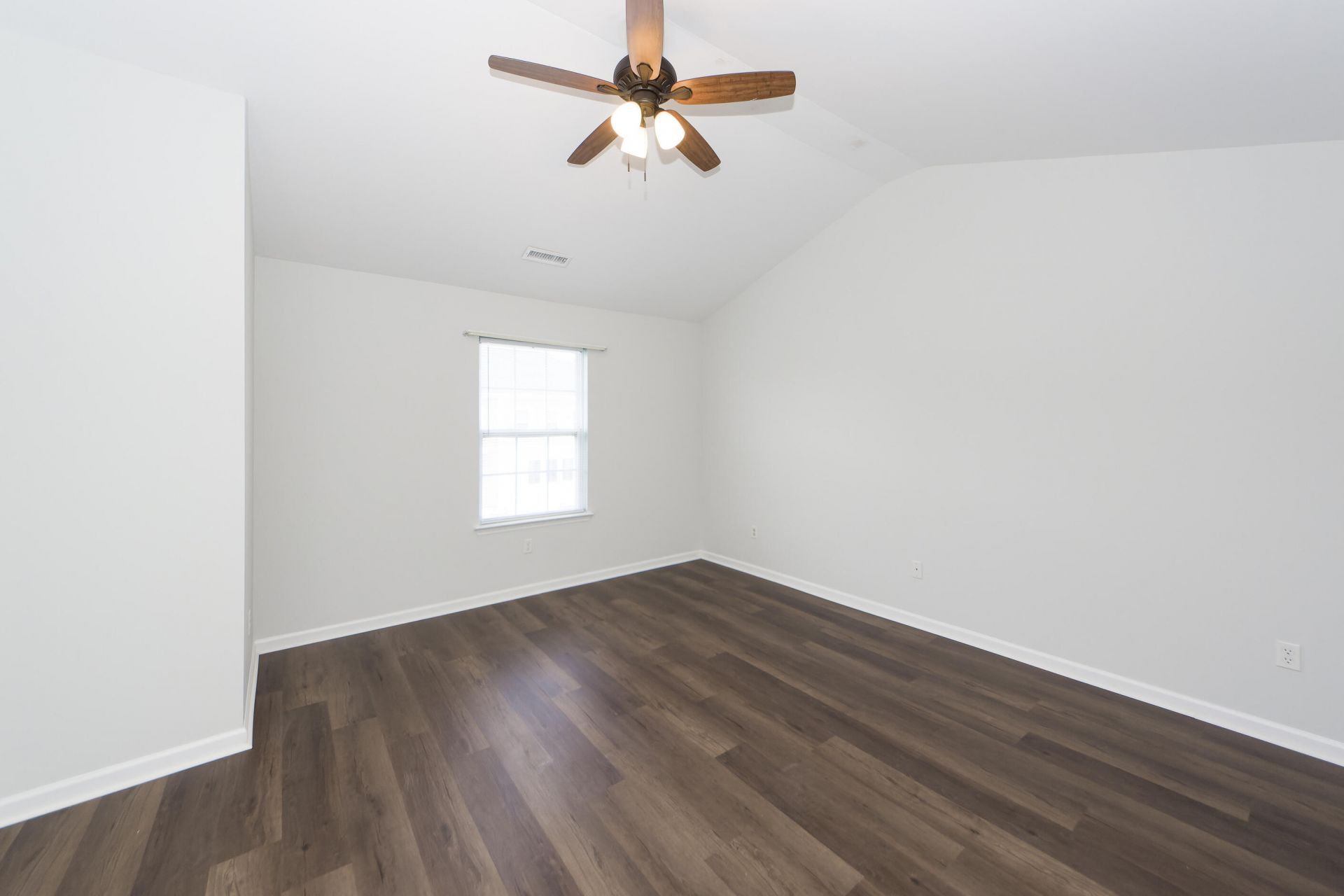 547 Mclernon Trace Photo 26