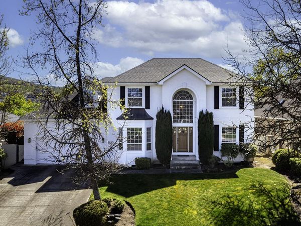 2840 Wilkshire Drive, Medford, OR 97504