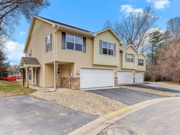 2068 Shryer Court E, North Saint Paul, MN 55109