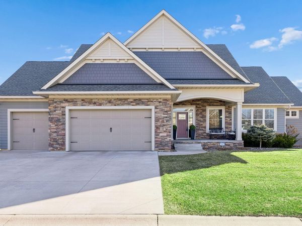 17 Crescent Lane, North Oaks, MN 55127