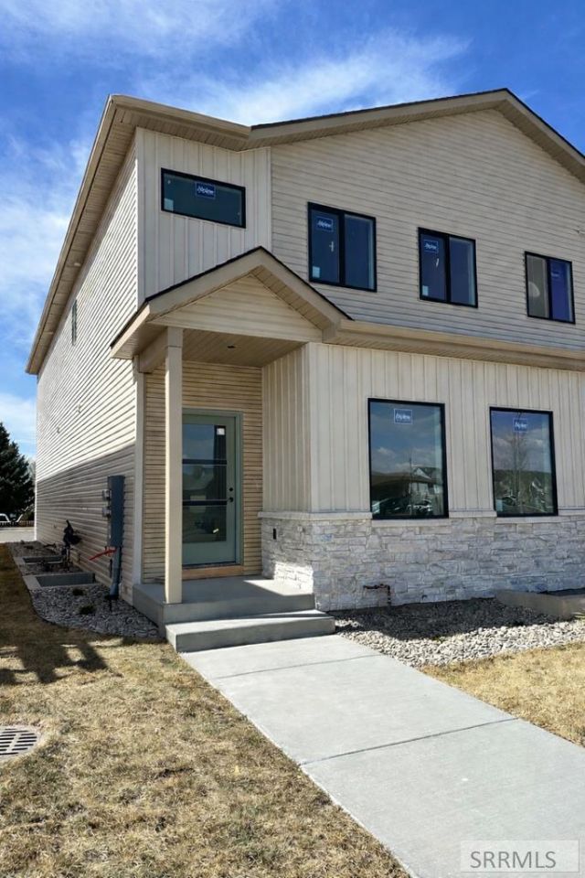 1351 Latah Avenue, Idaho Falls, ID 83402 Main Photo