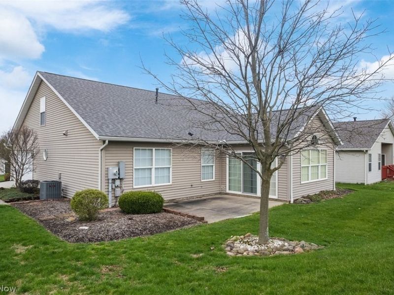 1254 White Stone Circle NE, Canton, OH 44721 Photo 2