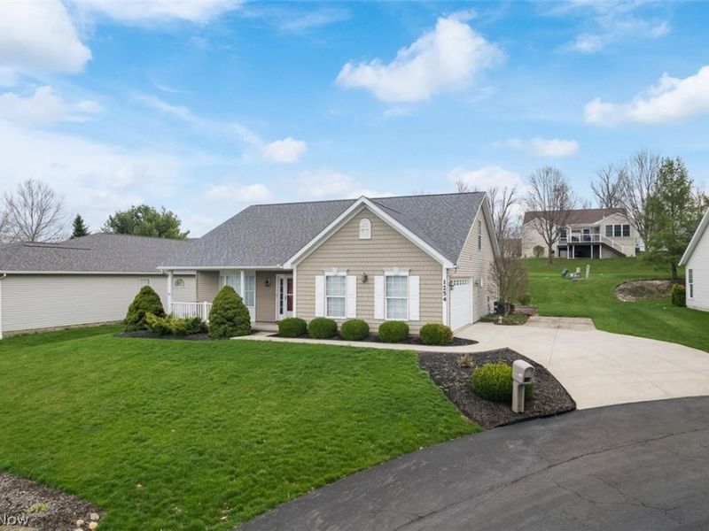 1254 White Stone Circle NE, Canton, OH 44721 Photo 5