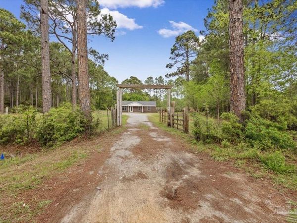 6060 Allegro St, Milton, FL 32583