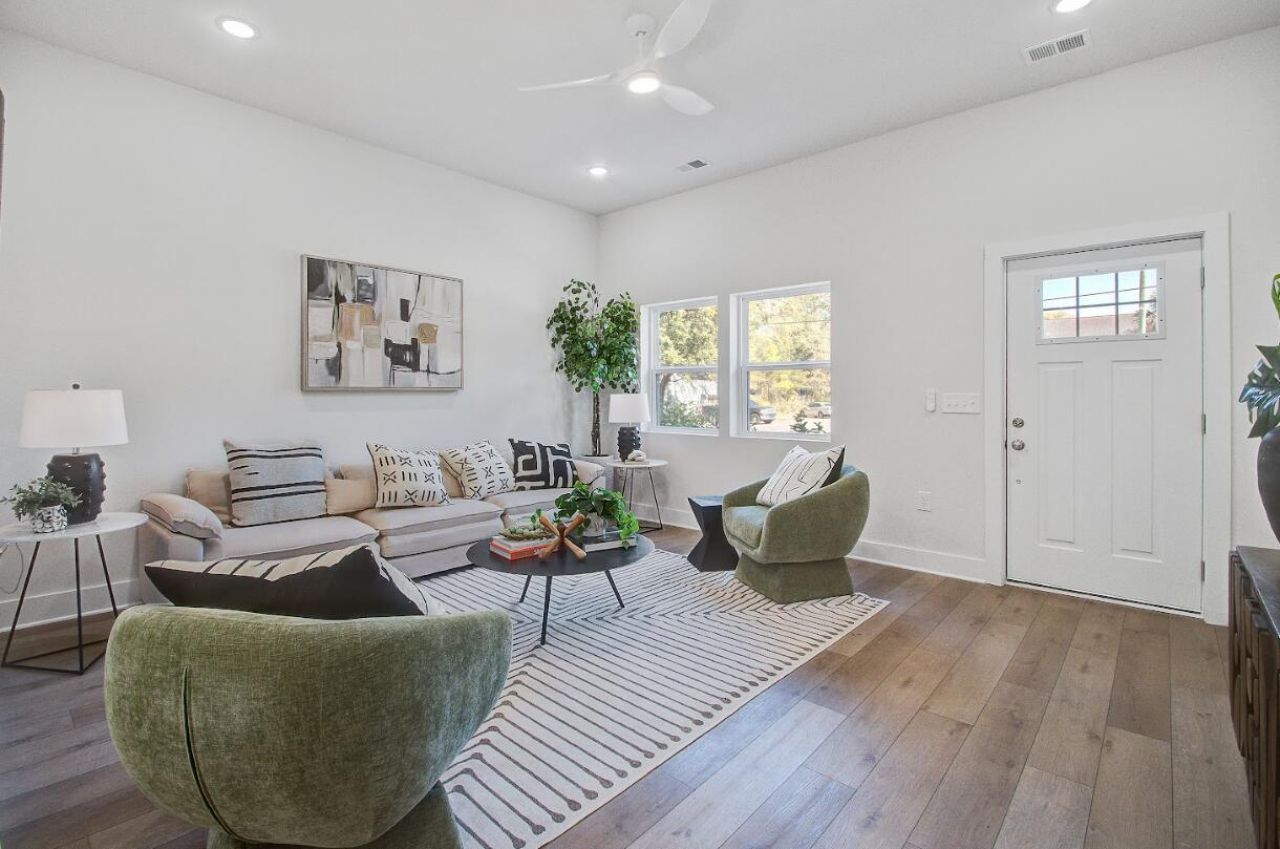 5739 N Murray Avenue Photo 5