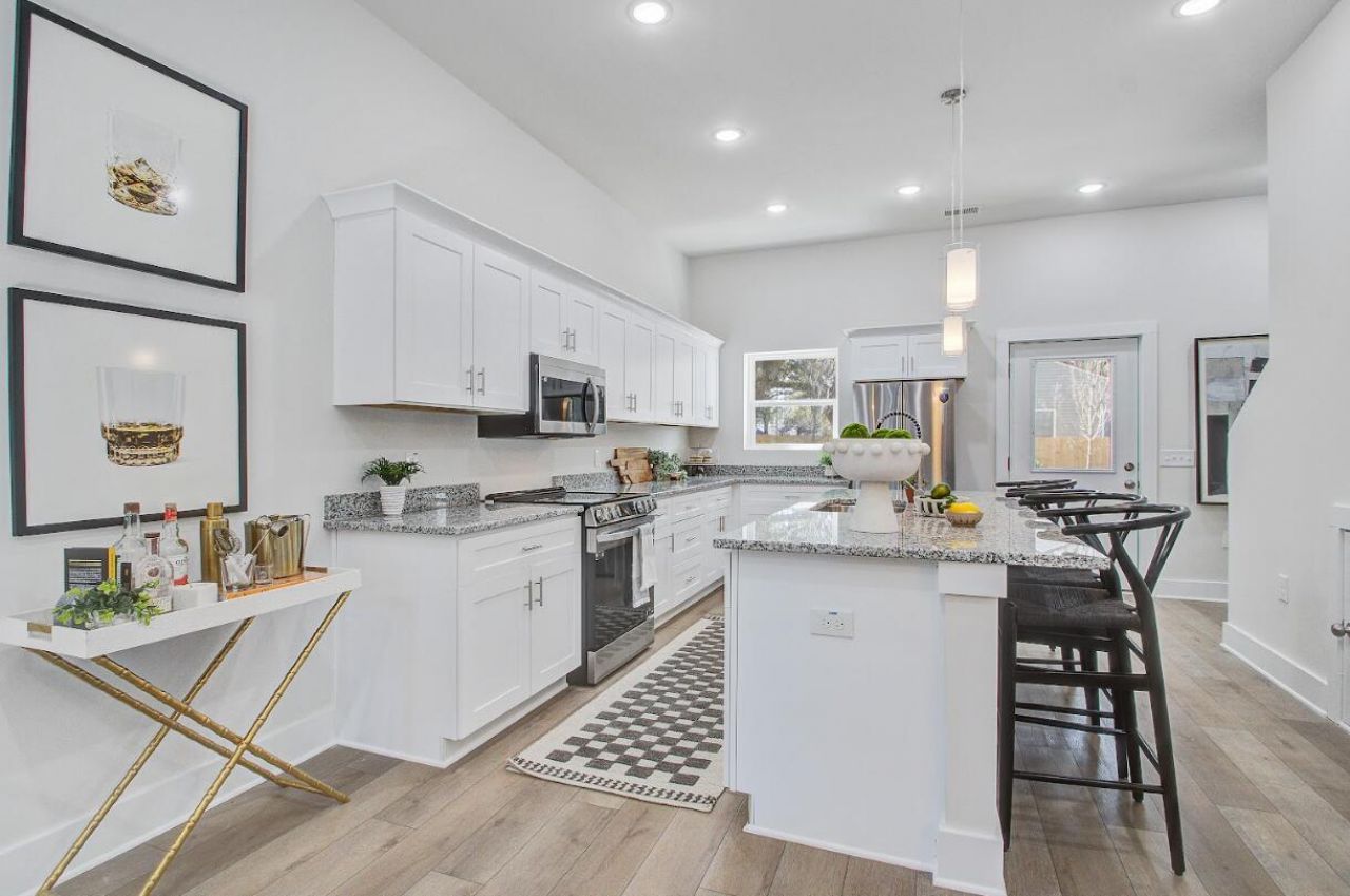 5739 N Murray Avenue Photo 8