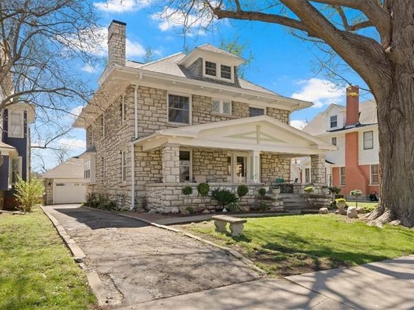 611 W MAPLE Avenue, Independence, MO 64050