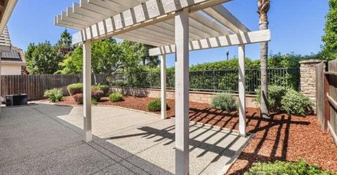 8013 Solomon Dr, Elk Grove, CA 95757 Photo