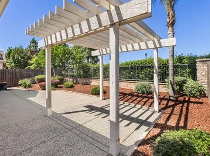 8013 Solomon Dr, Elk Grove, CA 95757 Photo