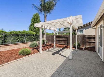 8013 Solomon Dr, Elk Grove, CA 95757 Photo