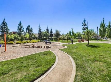 8013 Solomon Dr, Elk Grove, CA 95757 Photo