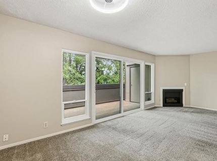 2430 Larkspur Ln #280, Unit 280, Sacramento, CA 95825 Photo