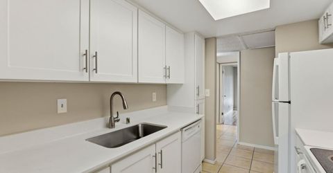 2430 Larkspur Ln #280, Unit 280, Sacramento, CA 95825 Photo