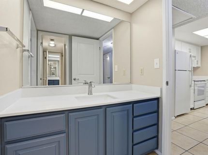 2430 Larkspur Ln #280, Unit 280, Sacramento, CA 95825 Photo