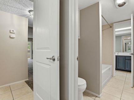 2430 Larkspur Ln #280, Unit 280, Sacramento, CA 95825 Photo