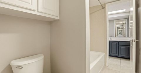 2430 Larkspur Ln #280, Unit 280, Sacramento, CA 95825 Photo