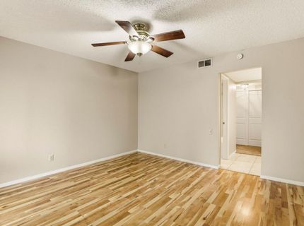 2430 Larkspur Ln #280, Unit 280, Sacramento, CA 95825 Photo