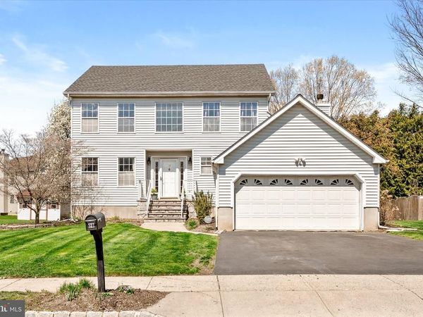 28 TERRIER PLACE, KENDALL PARK, NJ 08824