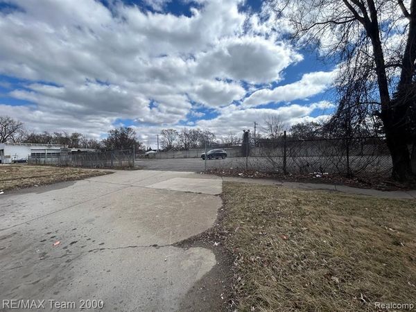 2400 S SCHAEFER Highway, Detroit, MI 48217