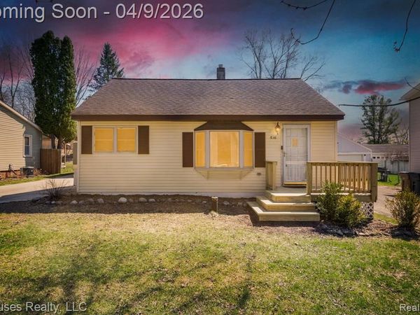 516 E Glass Road, Brandon Twp, MI 48462